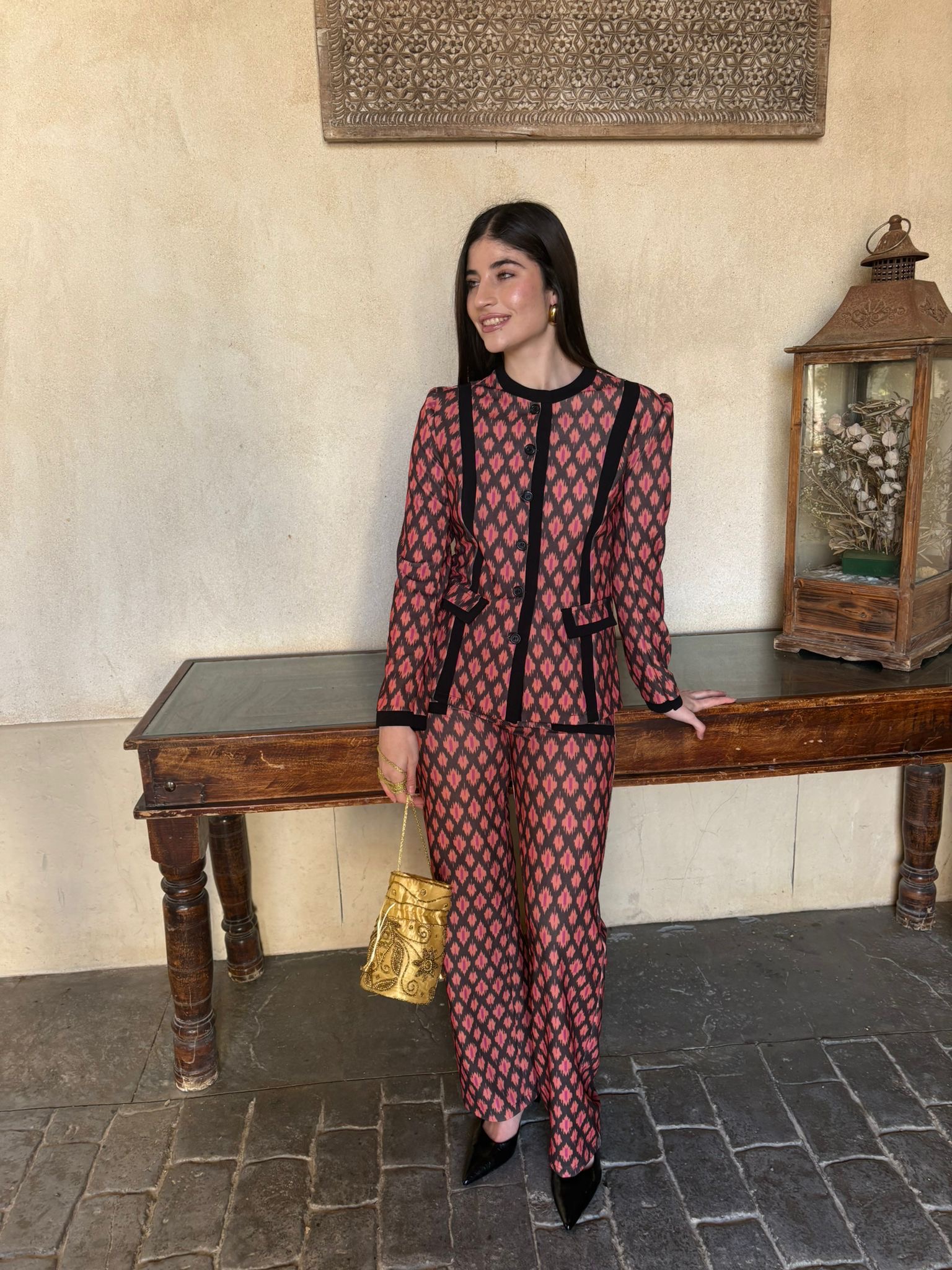 Alternative view of Conjunto traje botones estampado naranja