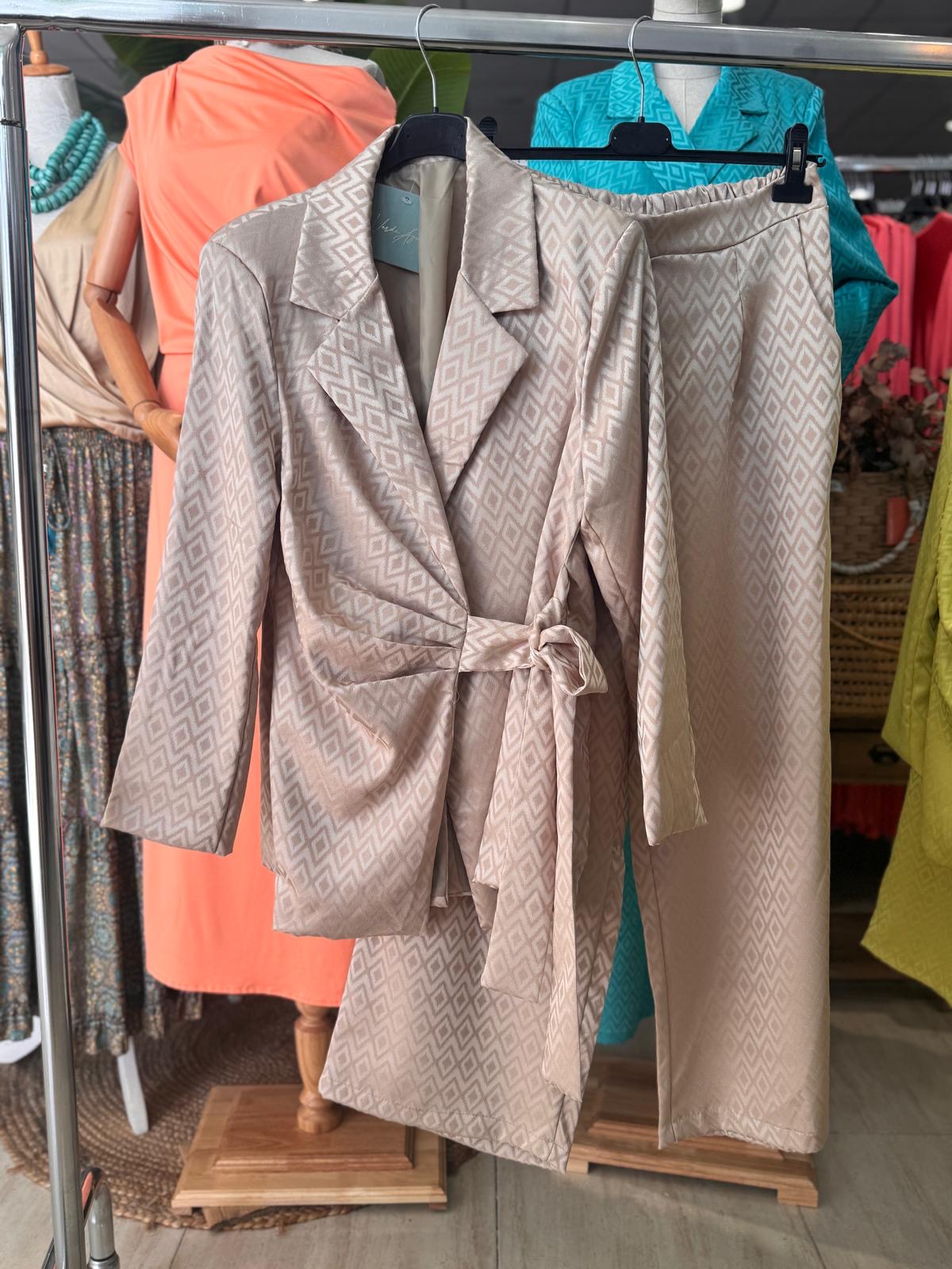 Alternative view of Traje blazer lazada satén beige