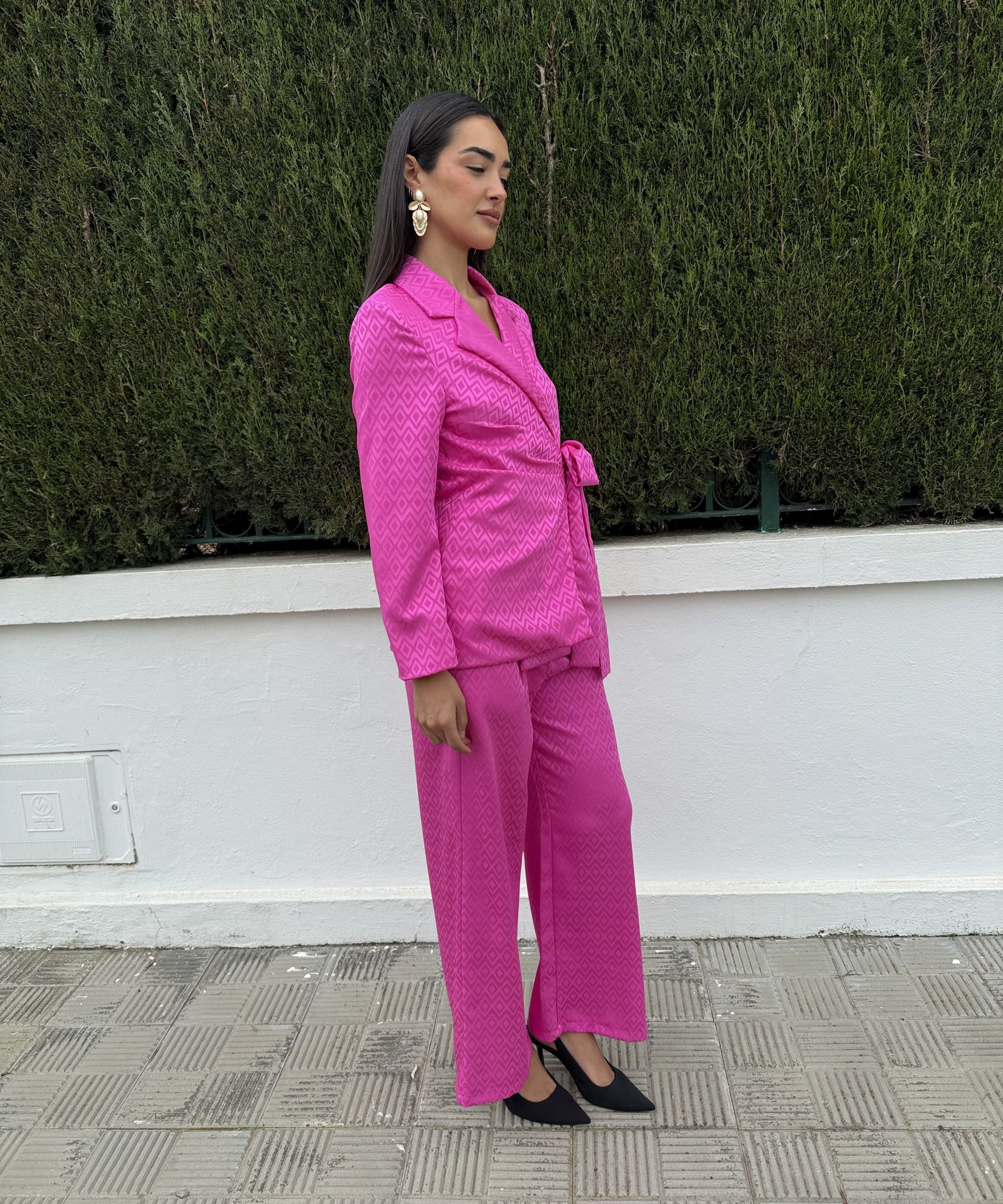 Alternative view of Traje blazer lazada satén rosa fucsia