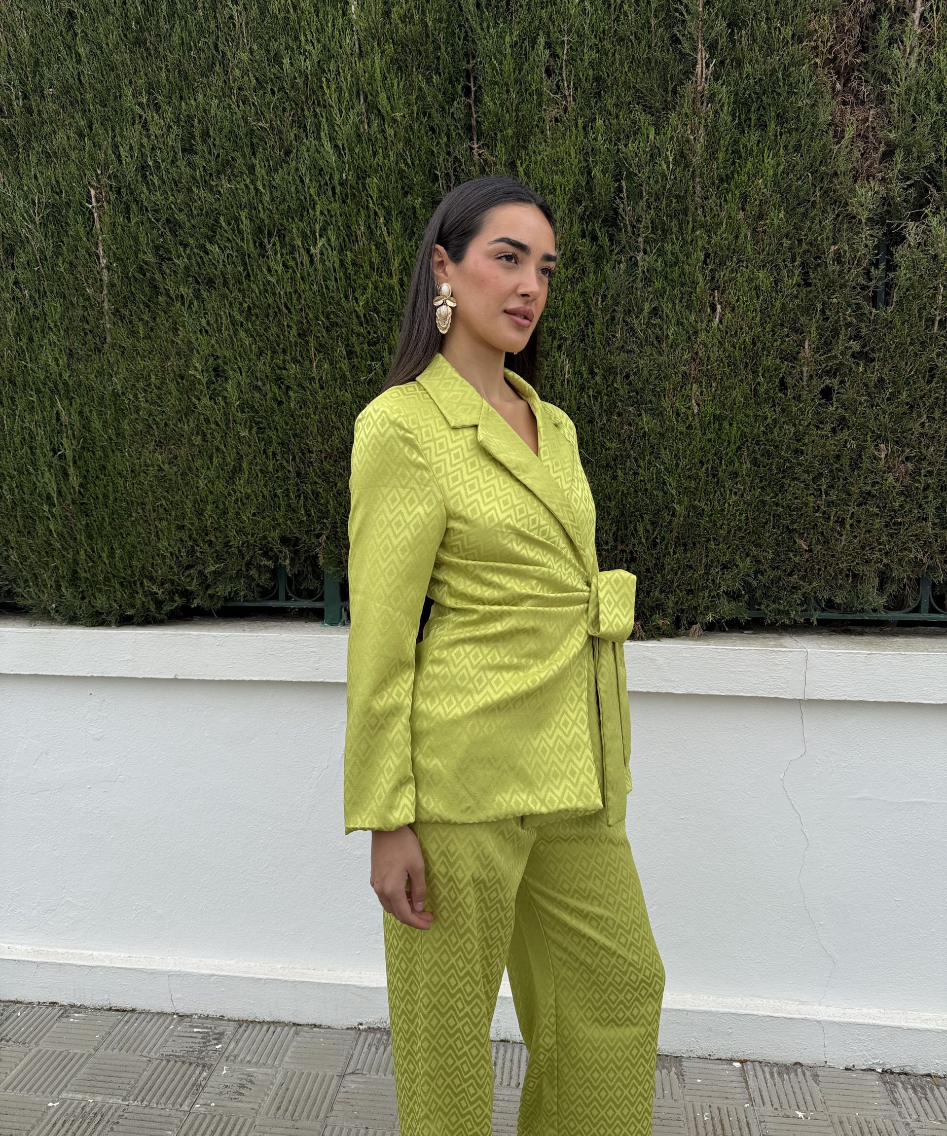 Alternative view of Traje blazer lazada satén verde lima