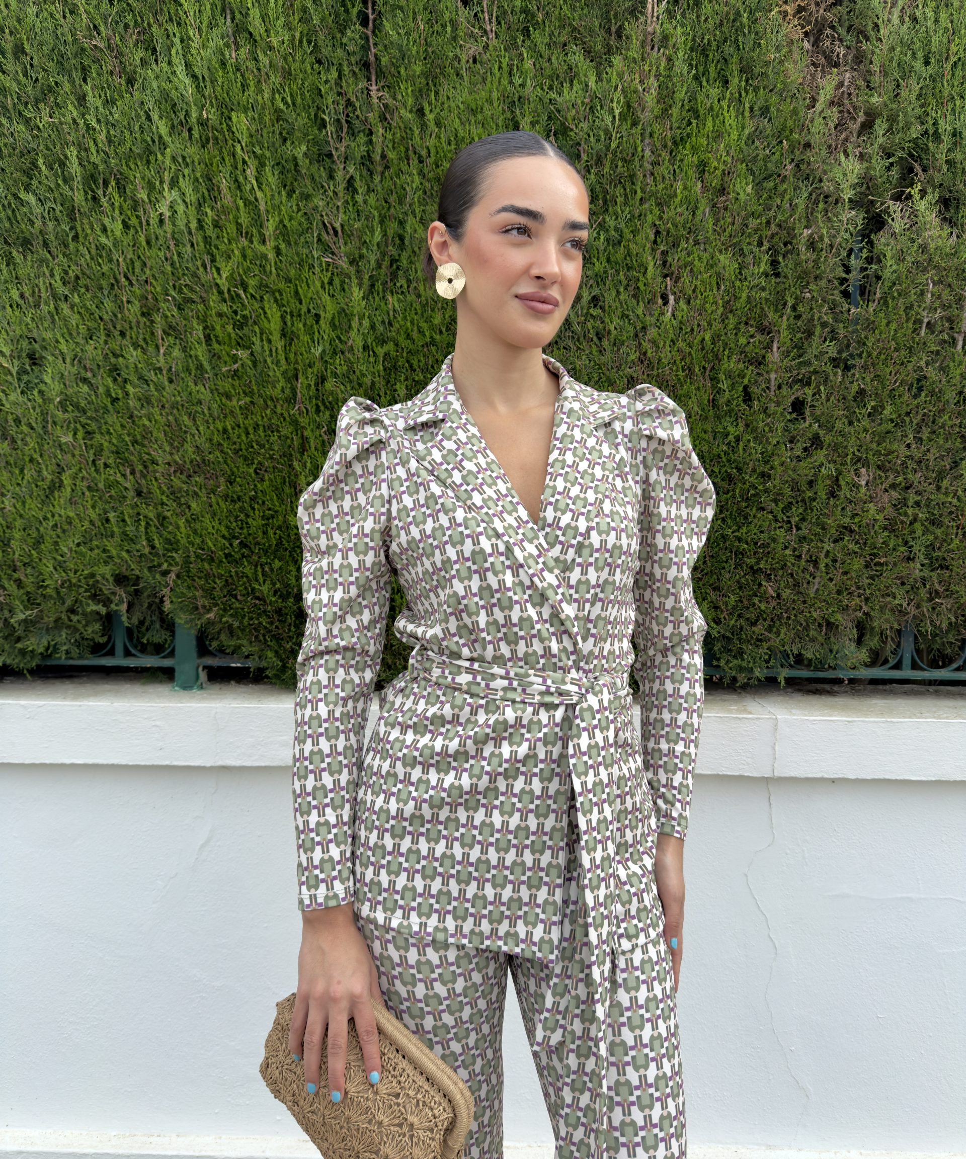 Alternative view of Conjunto traje estampado verde