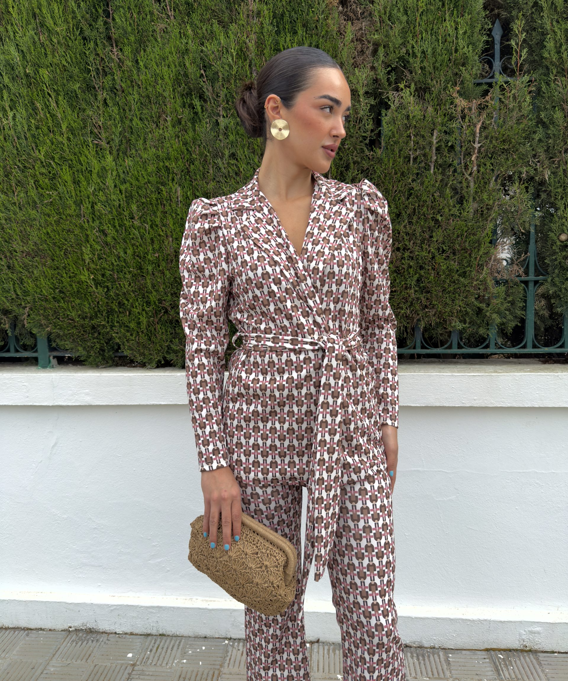 Alternative view of Conjunto traje estampado camel
