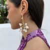 Pendientes largo flor blanco - Imagen 2