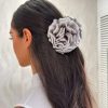 Pinza flor rosa gris - Imagen 2