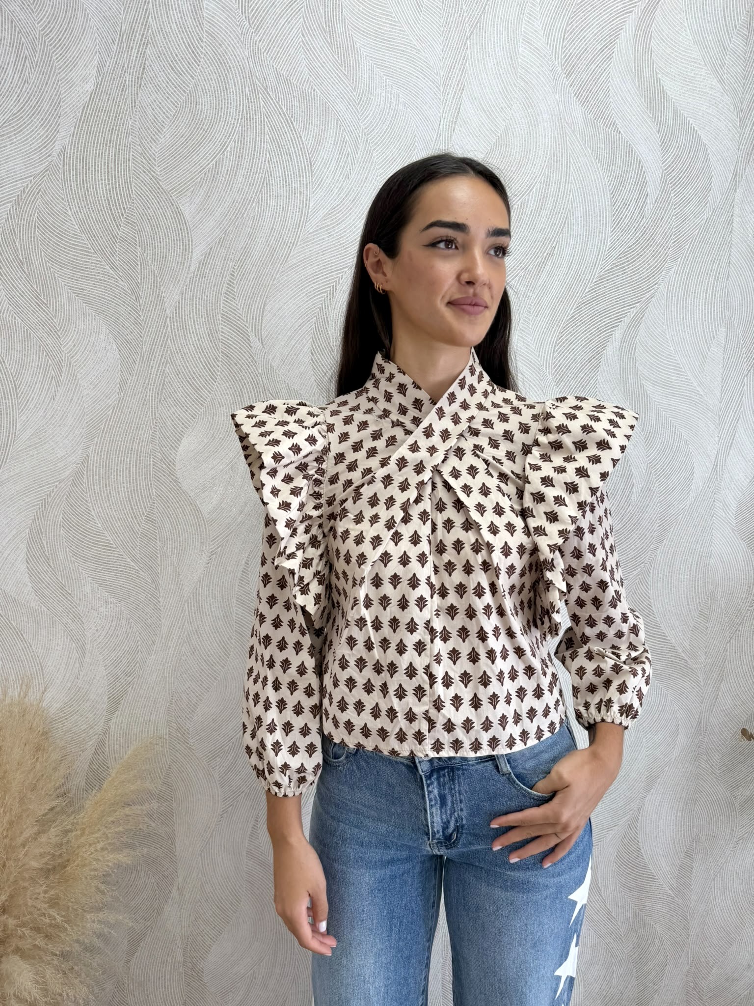Alternative view of Camisa volantes estampada beige