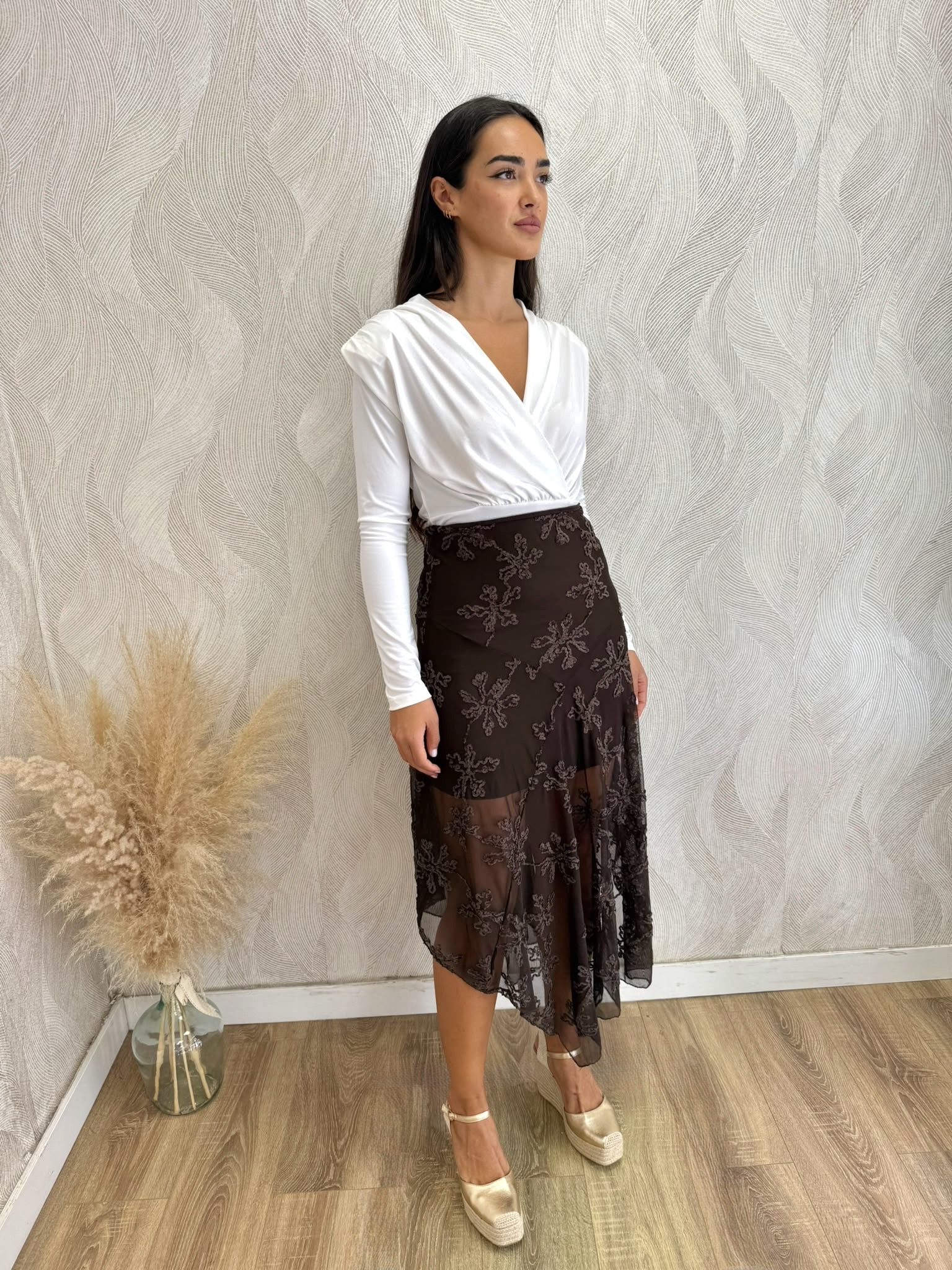 Falda midi gasa bordada marrón