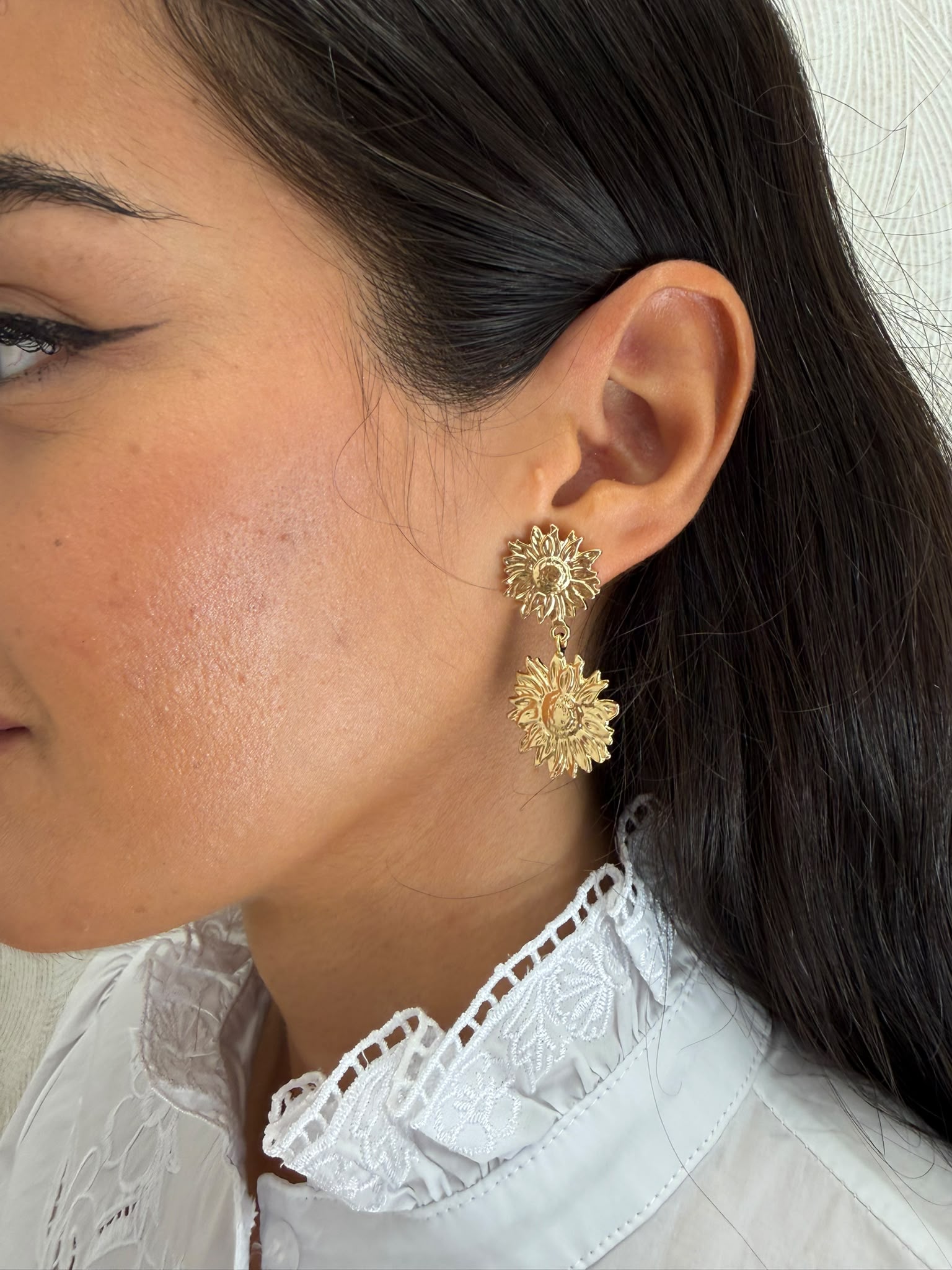 Pendientes dorados girasol - Imagen 2