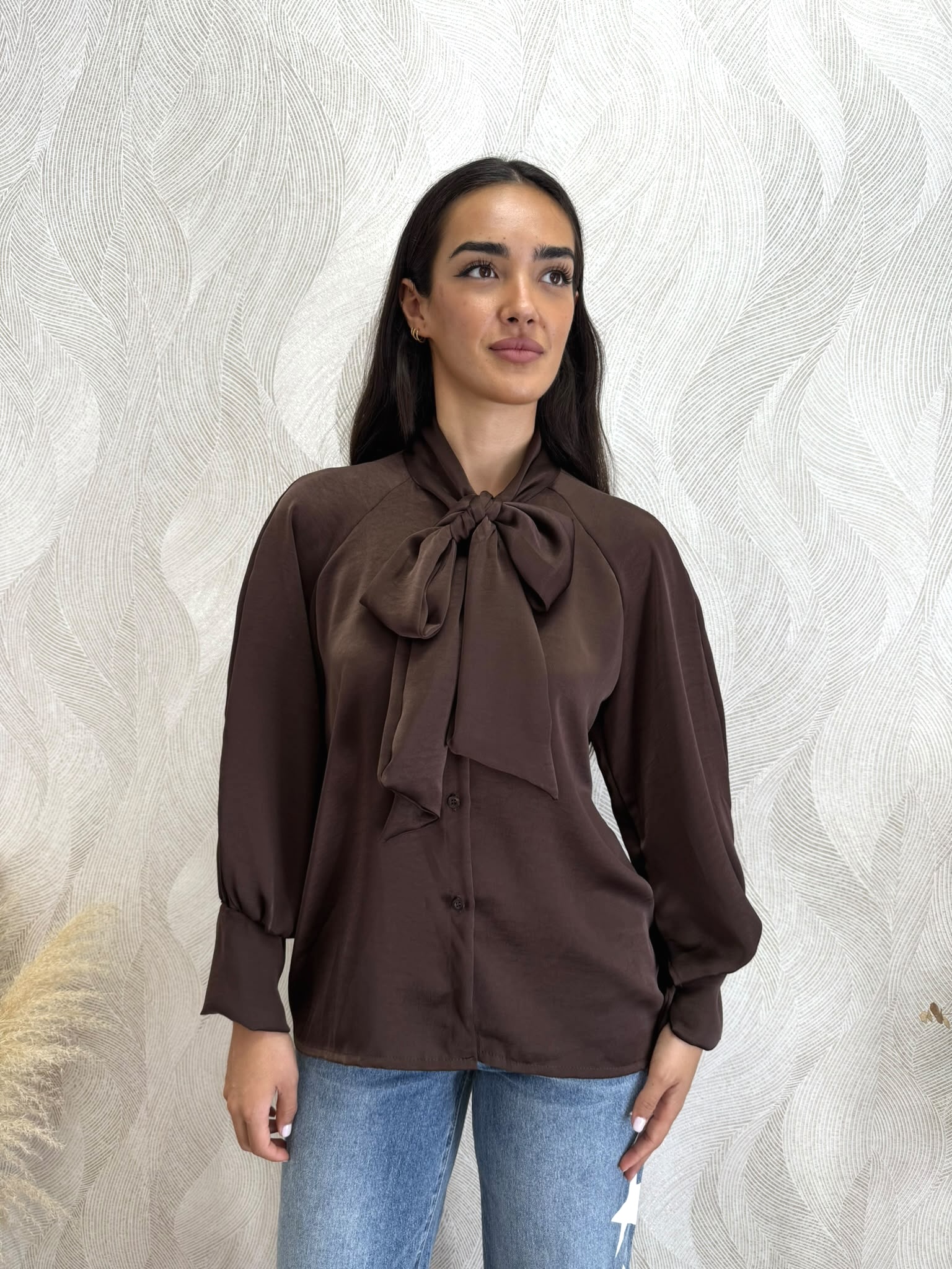 Camisa lazada satén marrón