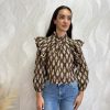 Camisa volantes estampada marrón