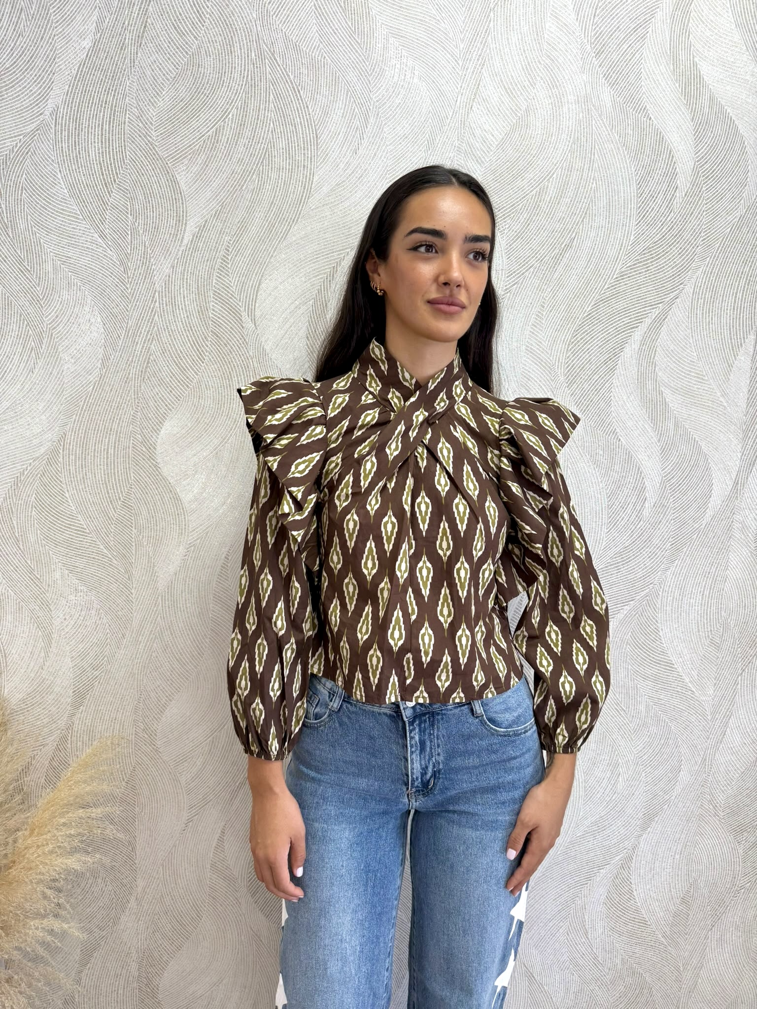 Camisa volantes estampada marrón