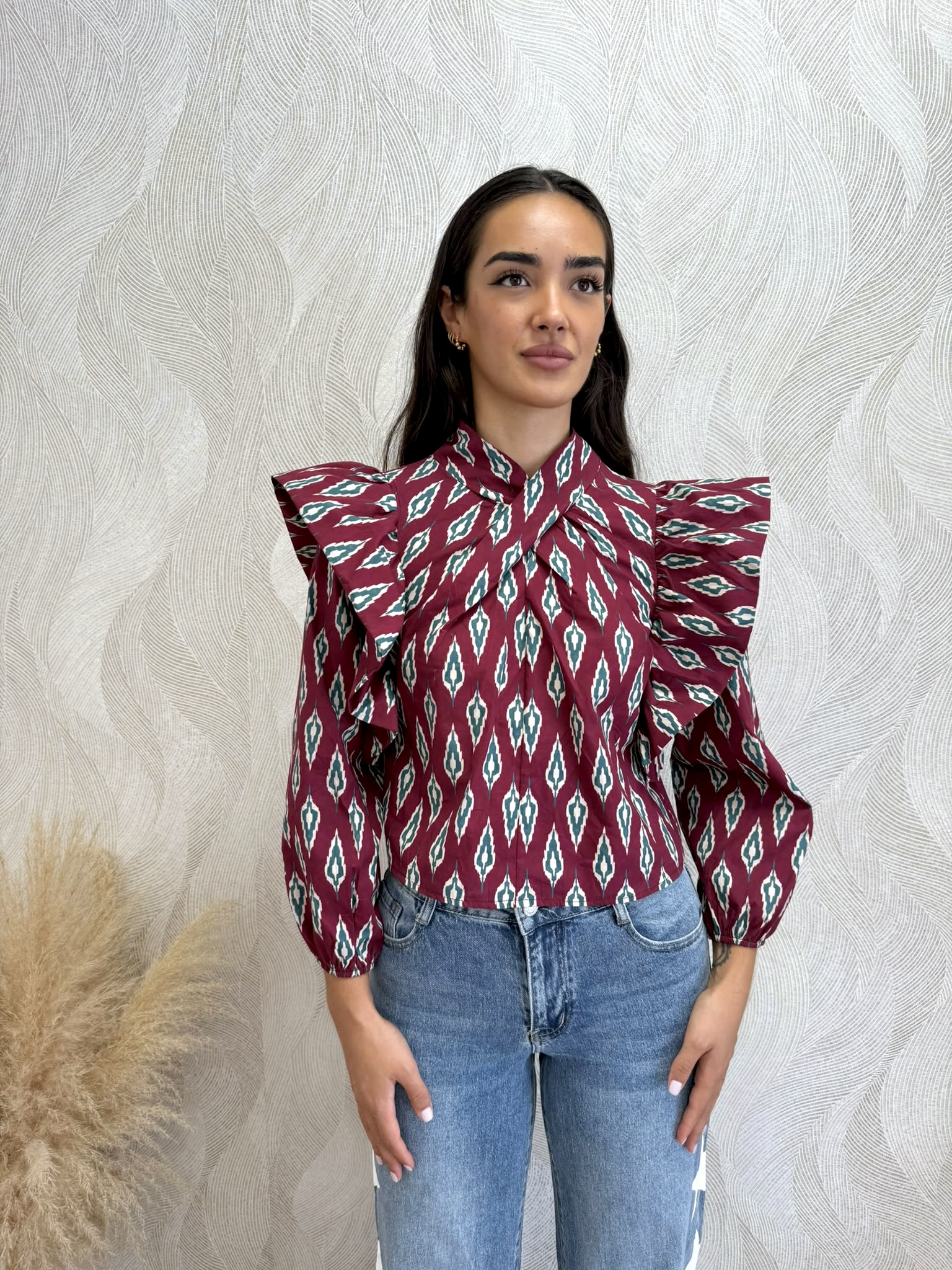 Alternative view of Camisa volantes estampada burdeos