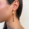 Pendientes largos círculos dorados - Imagen 2
