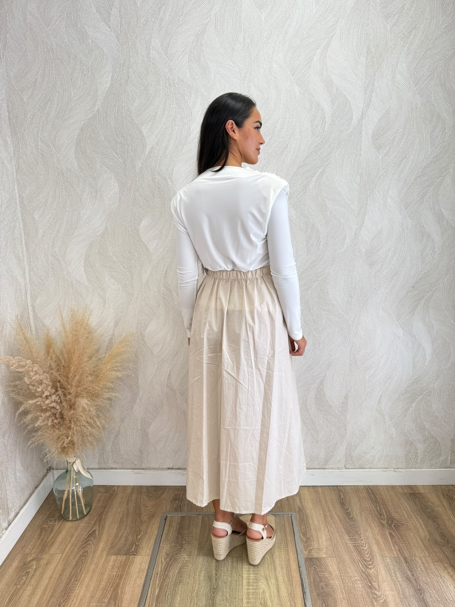 Falda midi capa pañuelo beige - Imagen 3