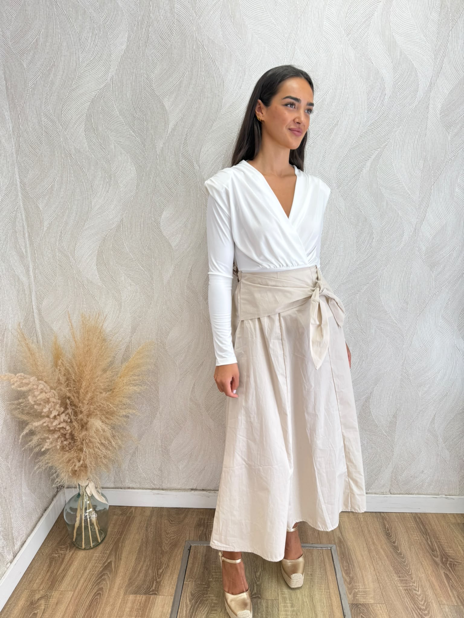 Falda midi capa pañuelo beige - Imagen 4