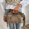 Bolso ante flecos beige - Imagen 3
