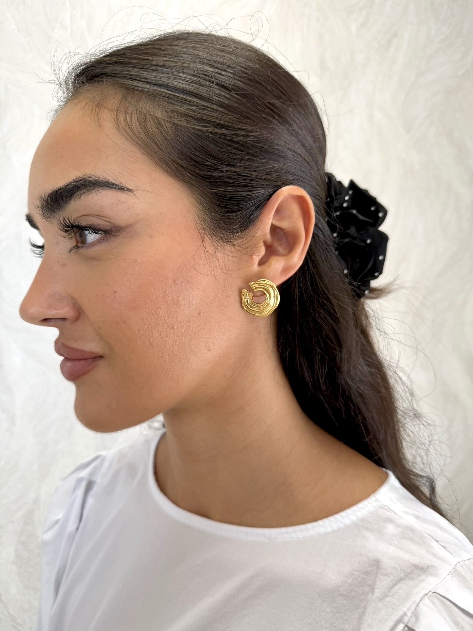 Alternative view of Pendientes dorados