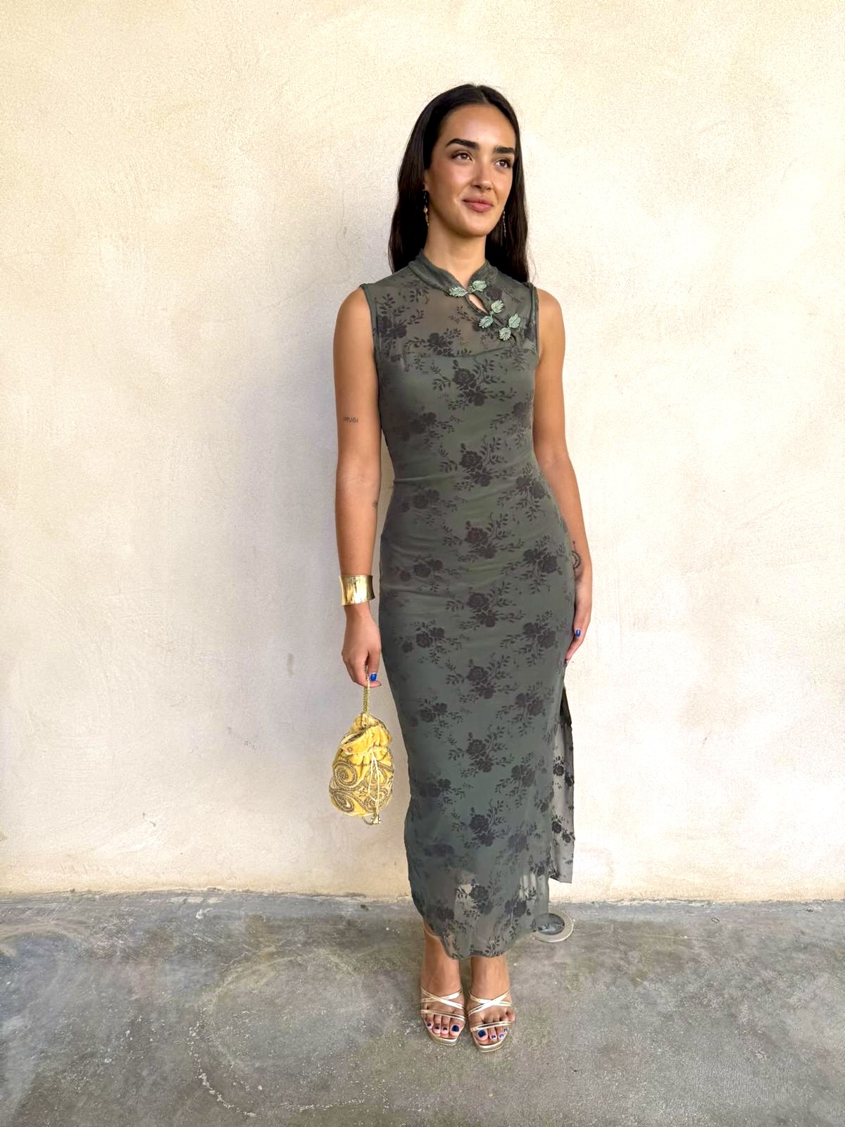 Vestidi midi encaje alamares kaki - Imagen 3