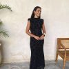 Vestido hombreras encaje negro - Imagen 2