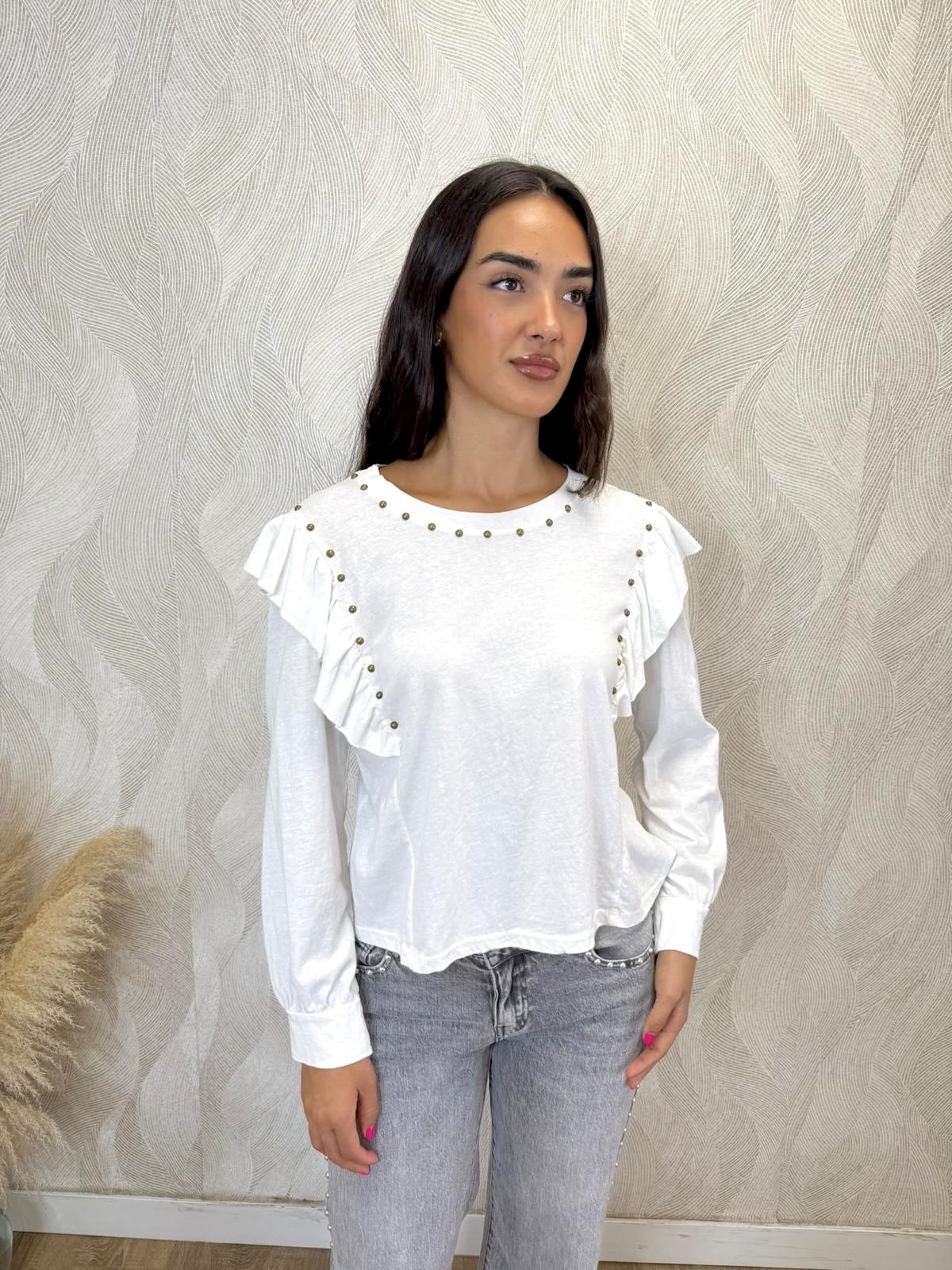 Alternative view of Camiseta tachuelas volantes blanco