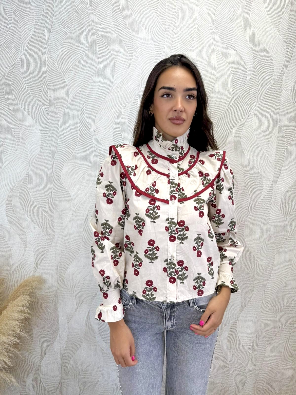 Alternative view of Camisa Genoveva burdeos