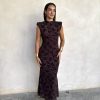 Vestido hombreras encaje marrón - Imagen 3