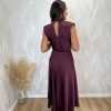 Vestido midi drapeado satén burdeos - Imagen 4