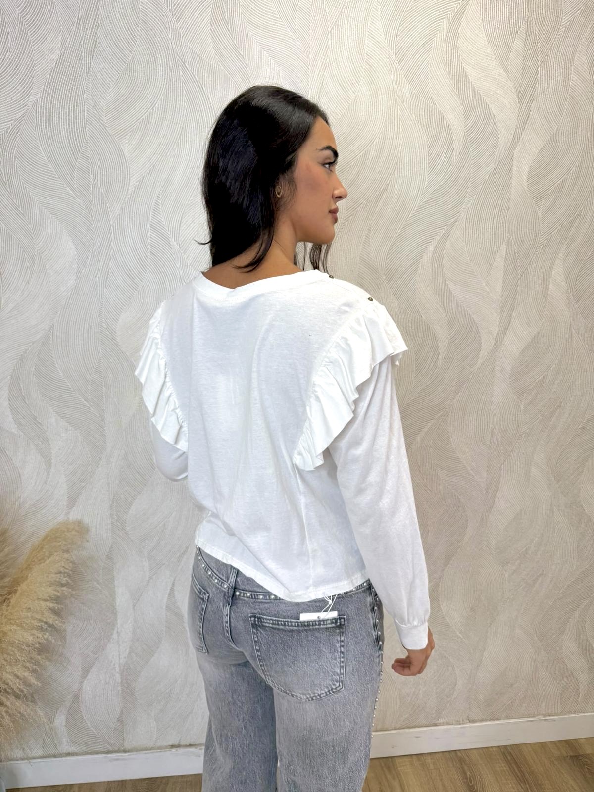 Camiseta tachuelas volantes blanco - Imagen 4