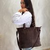 Bolso ante asa tachuelas personalizable marrón - Imagen 3