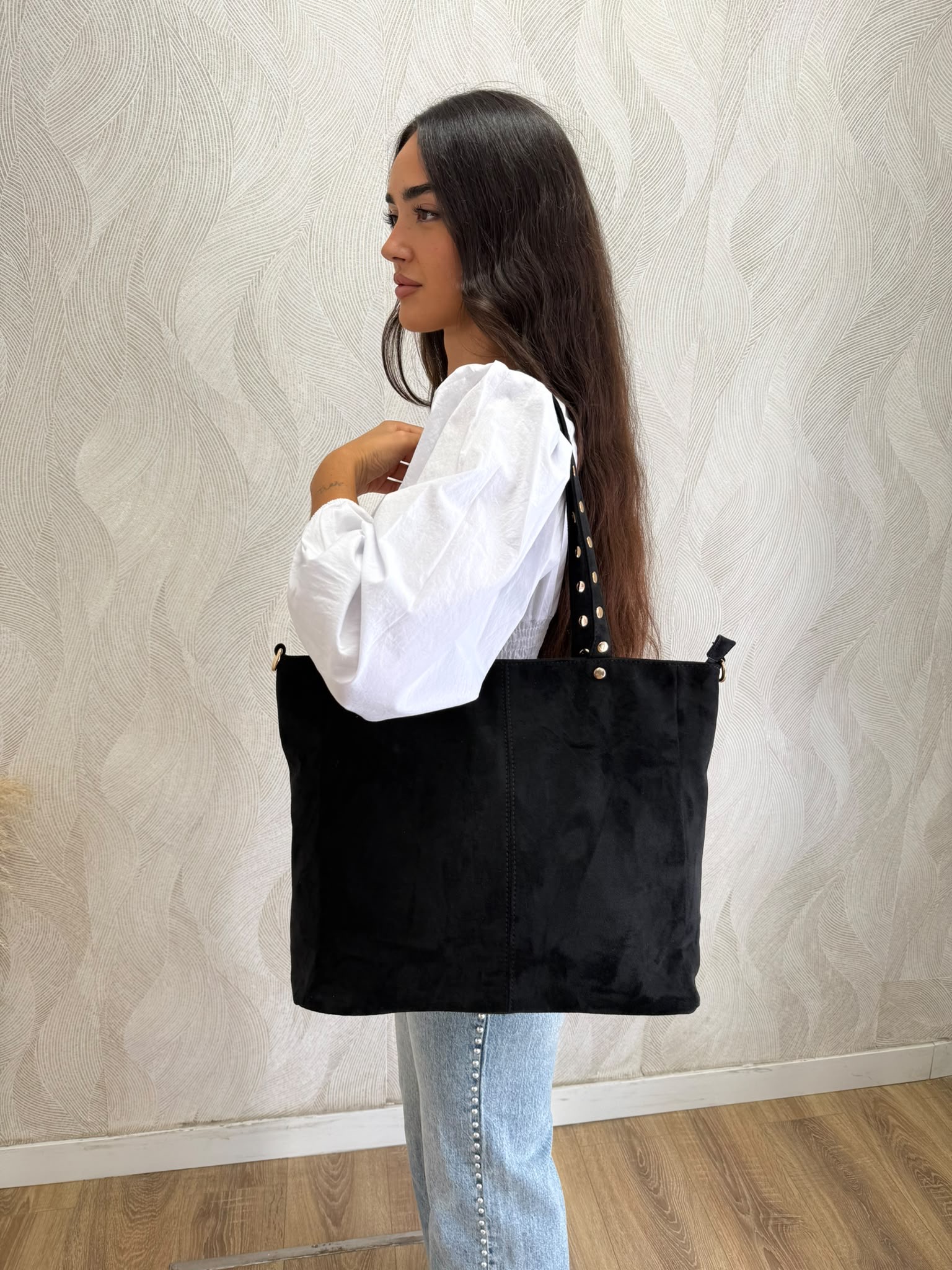Alternative view of Bolso ante asa tachuelas personalizable negro