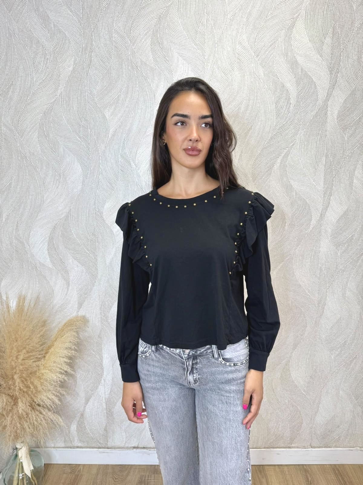 Alternative view of Camiseta tachuelas volantes