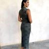 Vestidi midi encaje alamares kaki - Imagen 5