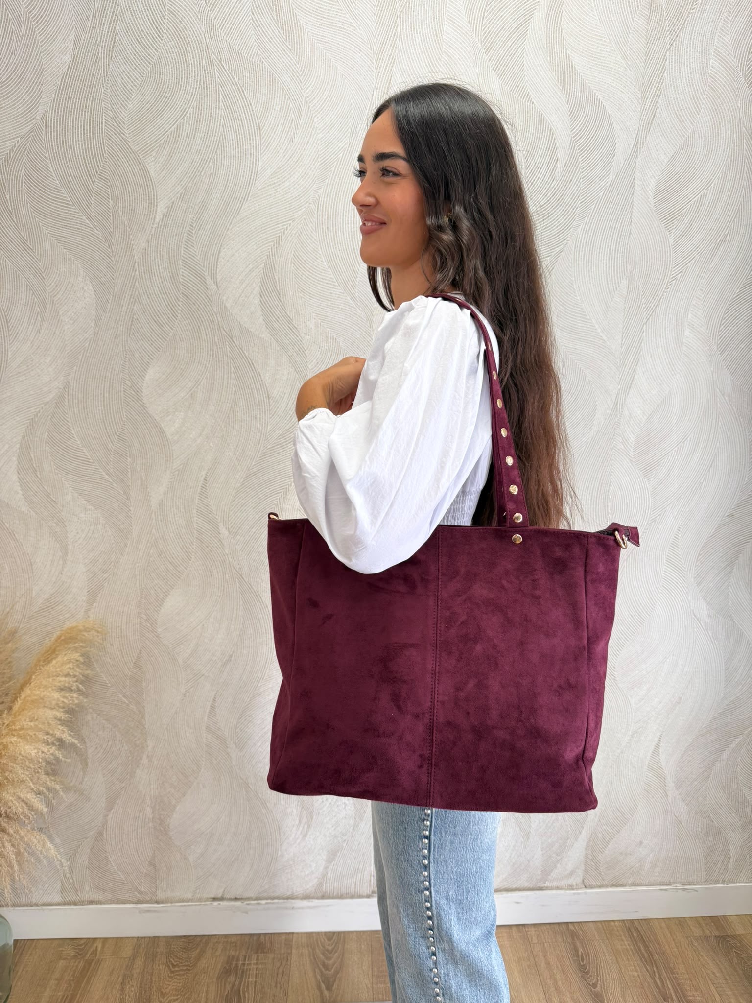 Alternative view of Bolso ante asa tachuelas personalizable burdeos