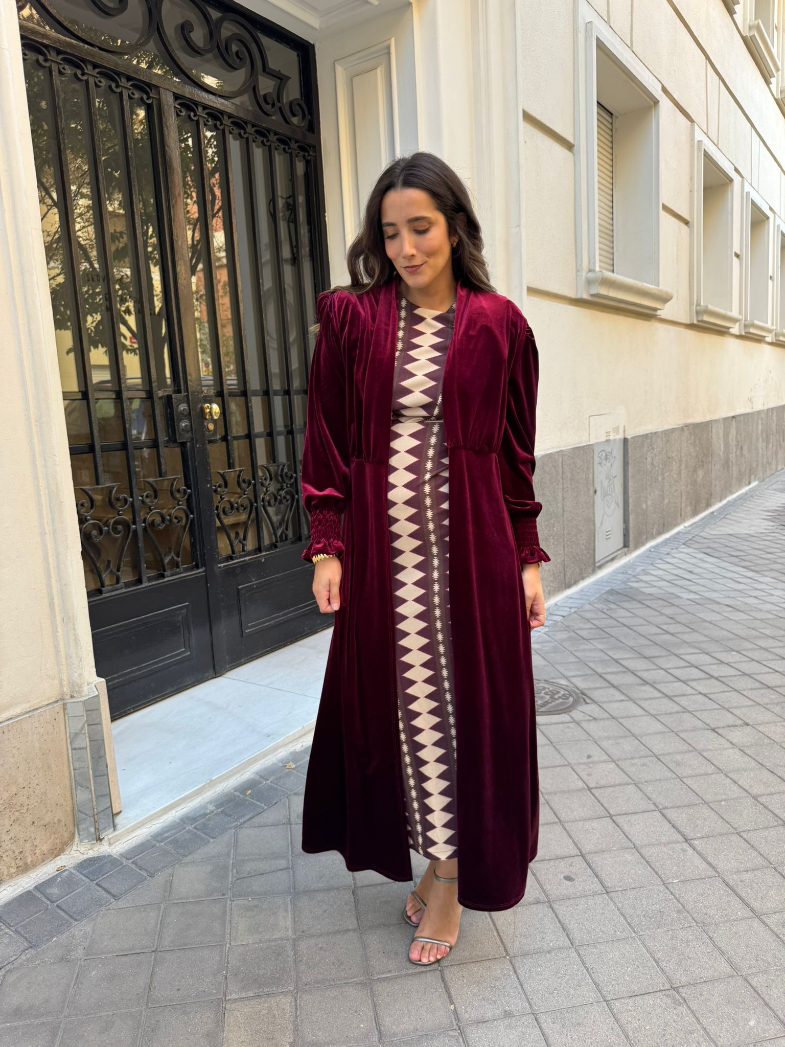 Kaftan terciopelo manga larga burdeos